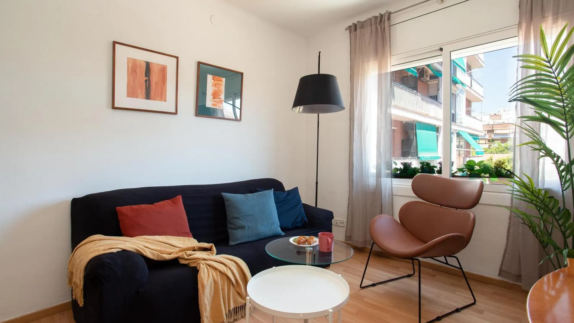 Spacious Apartment Sagrada Familia Barcelona