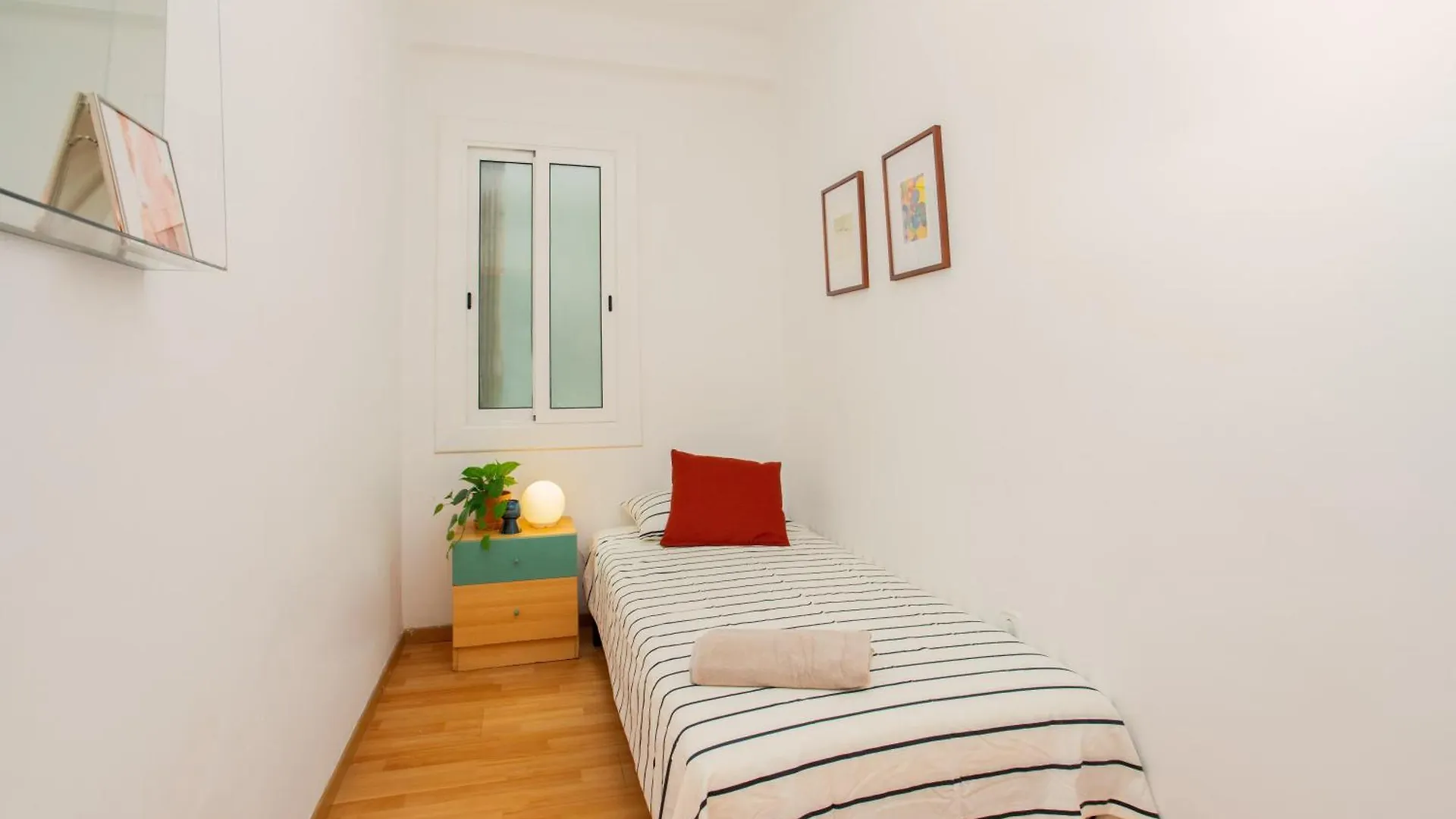 Spacious Apartment Sagrada Familia Barcelona