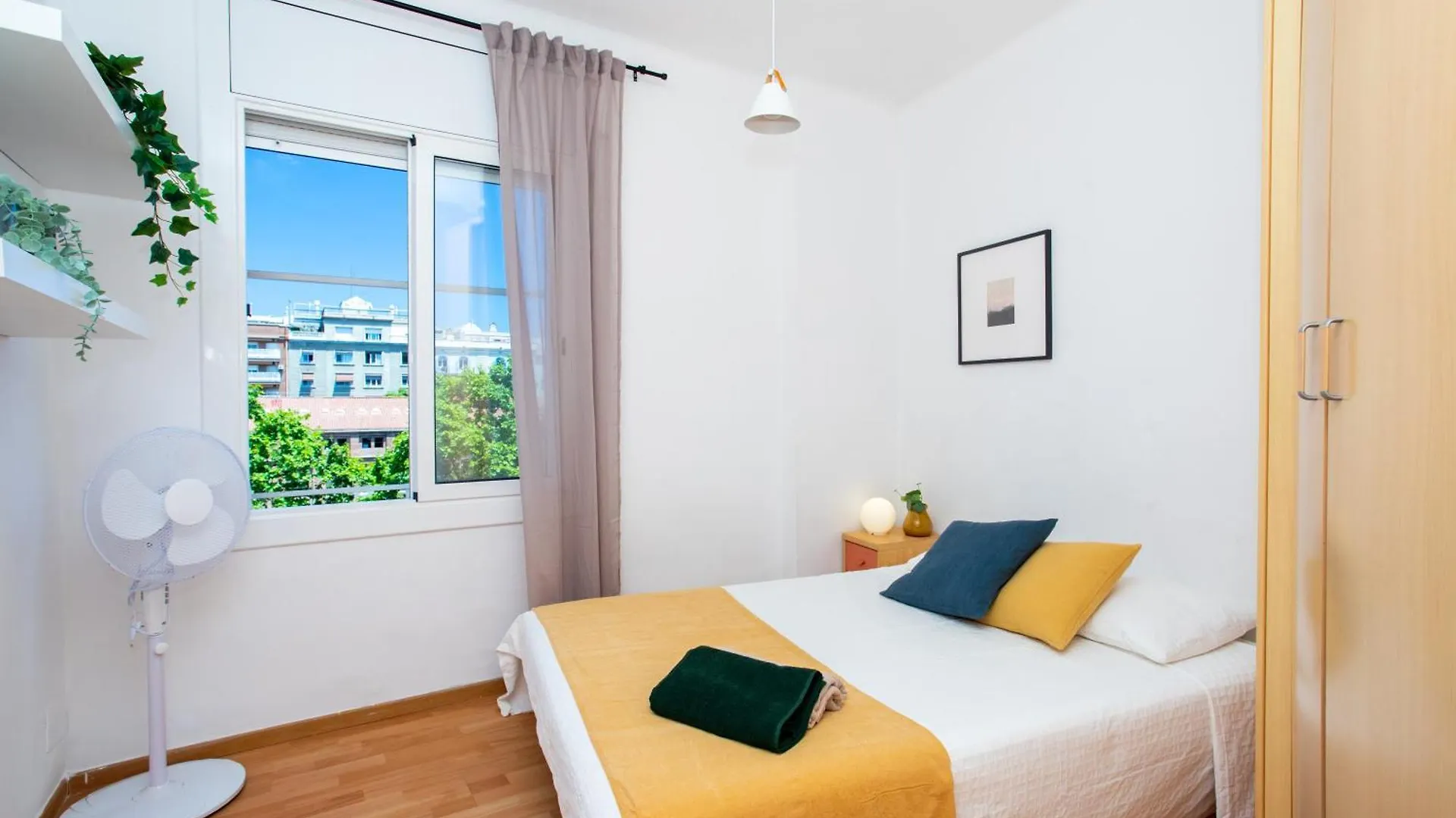 Spacious Apartment Sagrada Familia Barcelona